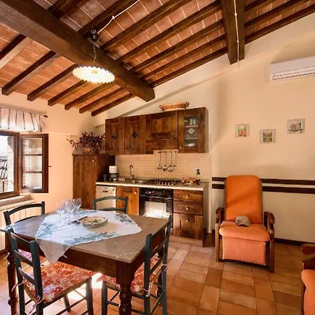 Popoltaio-schiacciato Sleeps 3 Pool Air Con Ravigliano