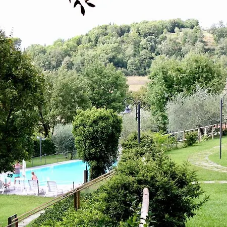 Popoltaio-schiacciato Sleeps 3 Pool Air Con Апартаменты